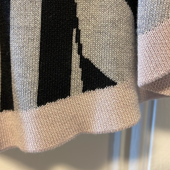 Kit & Ace sweater Size S - Picture 3 of 4